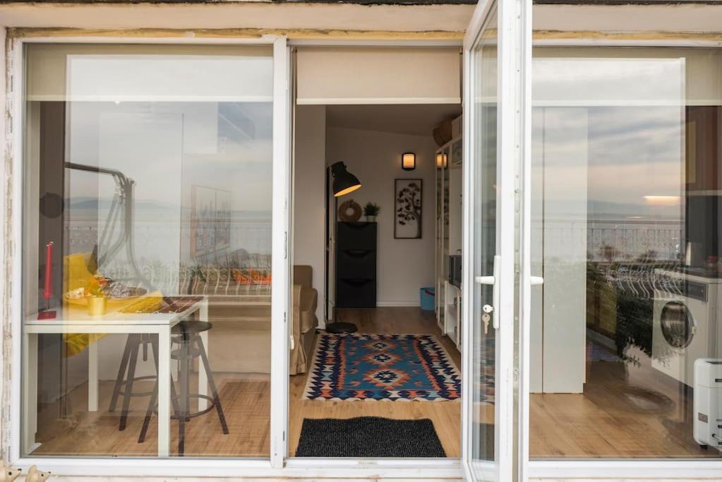 Rooftop Flat With A Great Sea View Terrace Appartement Istambul